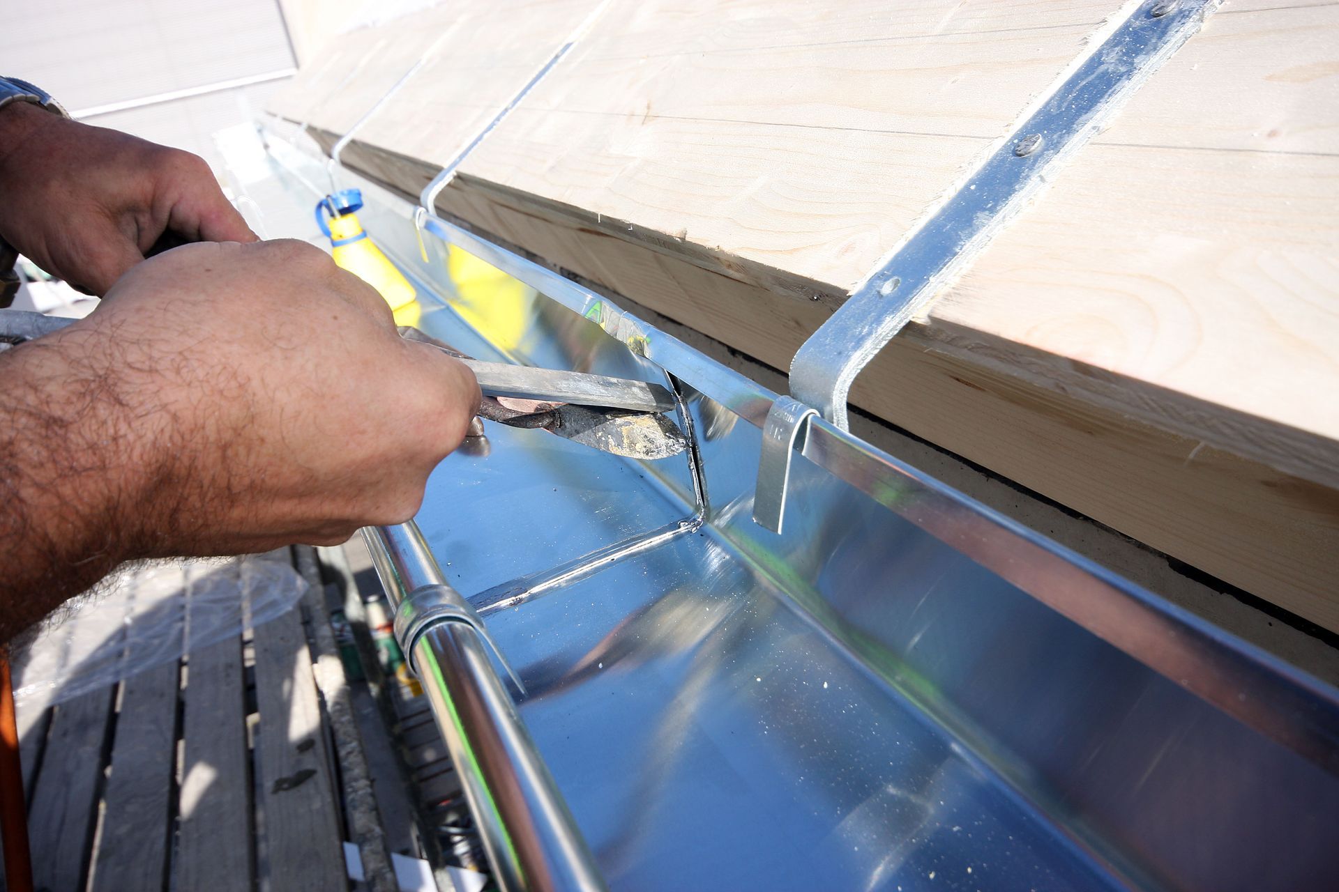 Top Reasons to Have Your Business Gutters Serviced